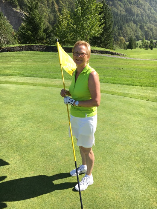 16 09 decasper ingrid hole in one
